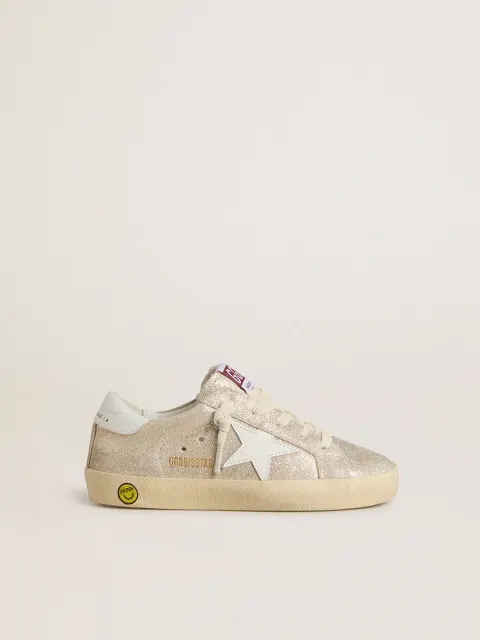 Super-Star Junior in suede effetto laminato color sabbia con stella in pelle bianca