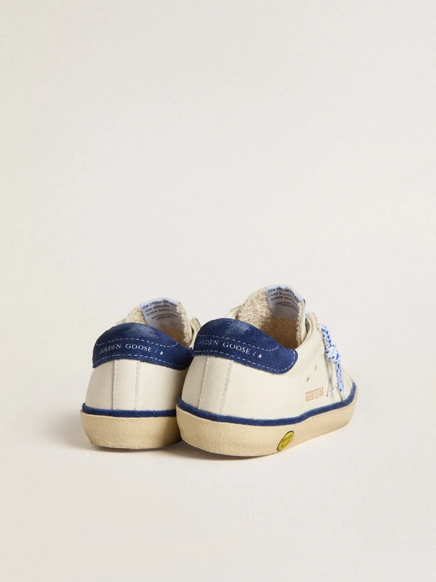 Super-Star Junior in pelle bianca e talloncino in suede blu