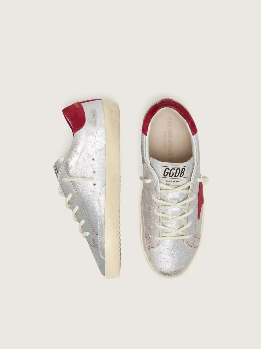 Super-Star junior in pelle laminata argento con stella in suede rosso