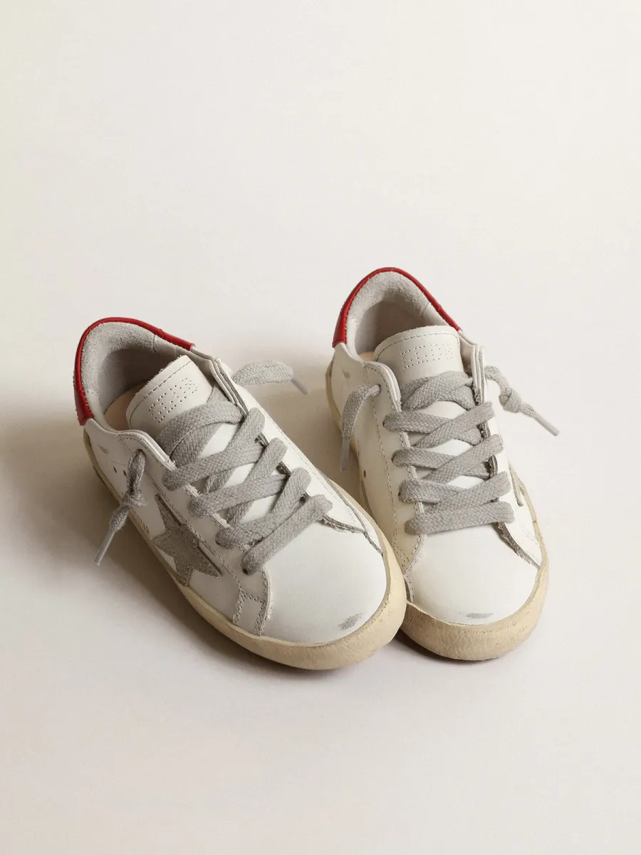 Super-Star Junior con stella in suede e talloncino in pelle rossa