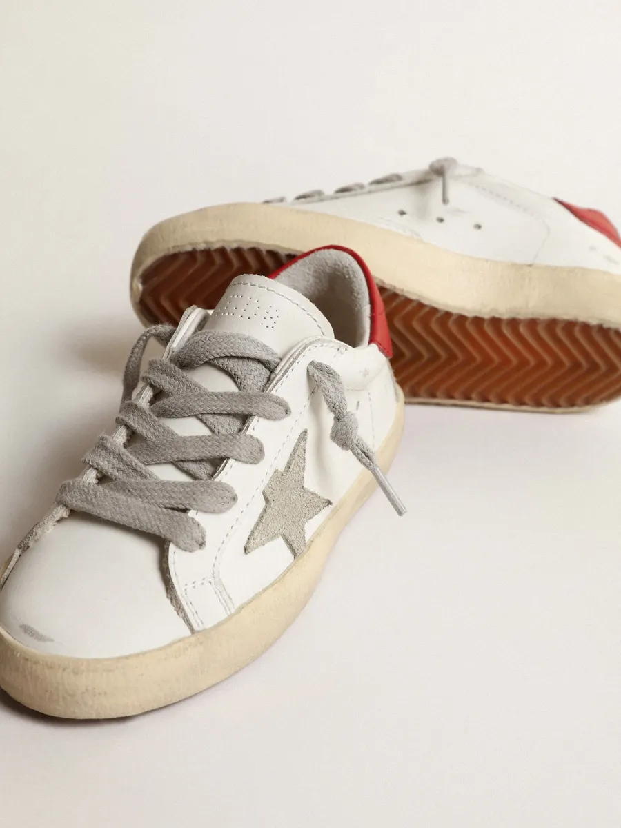 Super-Star Junior con stella in suede e talloncino in pelle rossa