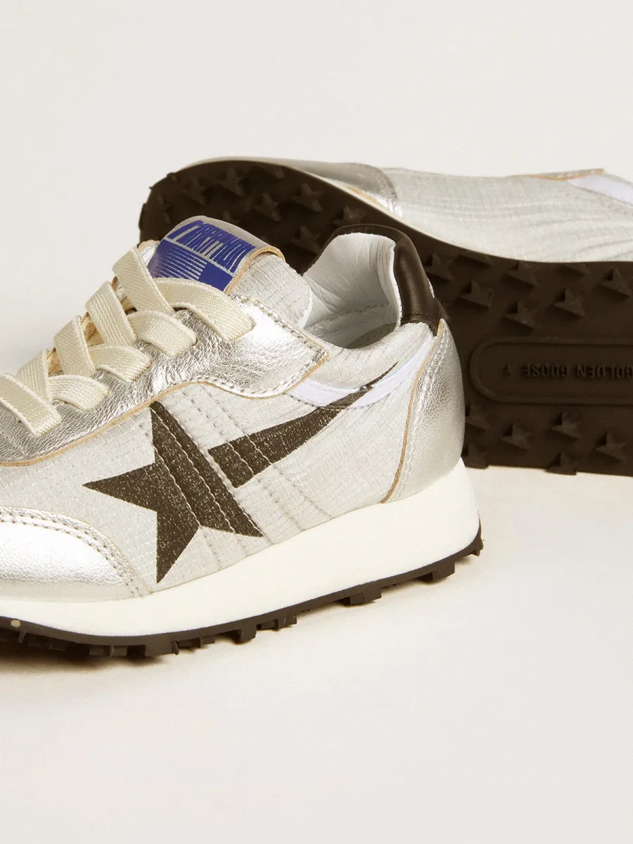 Marathon Junior in nylon argento con stella nera e talloncino in pelle