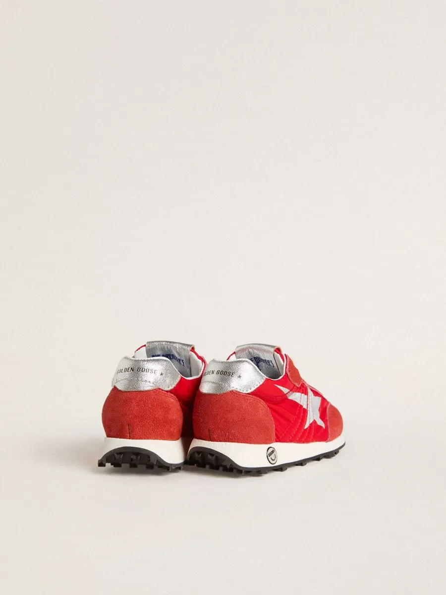 Marathon Junior in nylon rosso con stella stampata e talloncino in pelle