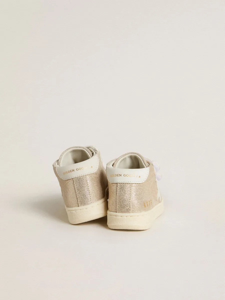 June Junior in suede laminato sabbia con stella e talloncino in pelle bianca