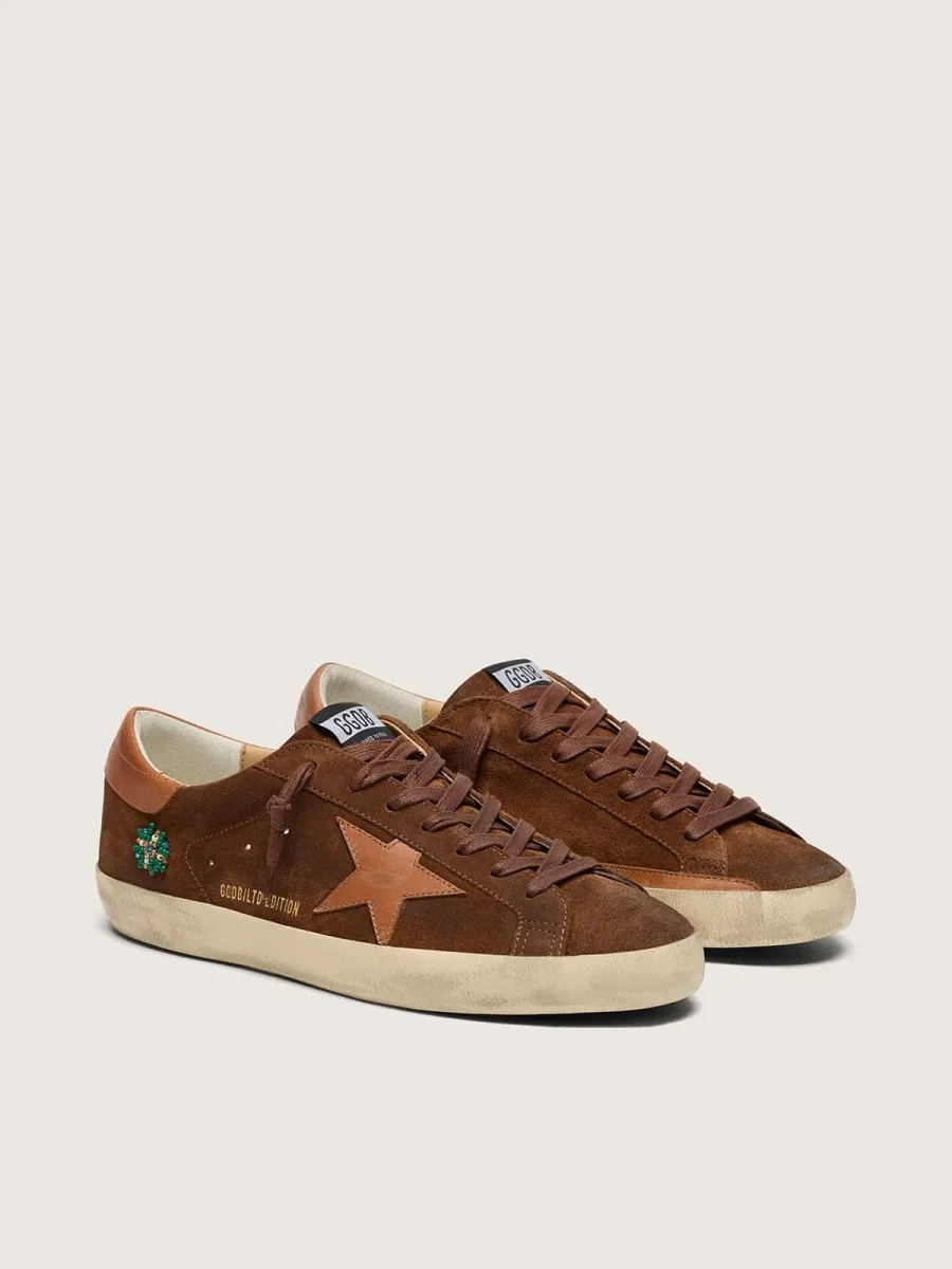Super-Star LTD uomo in suede color marrone con stella in pelle mattone e ricamo con perline verdi