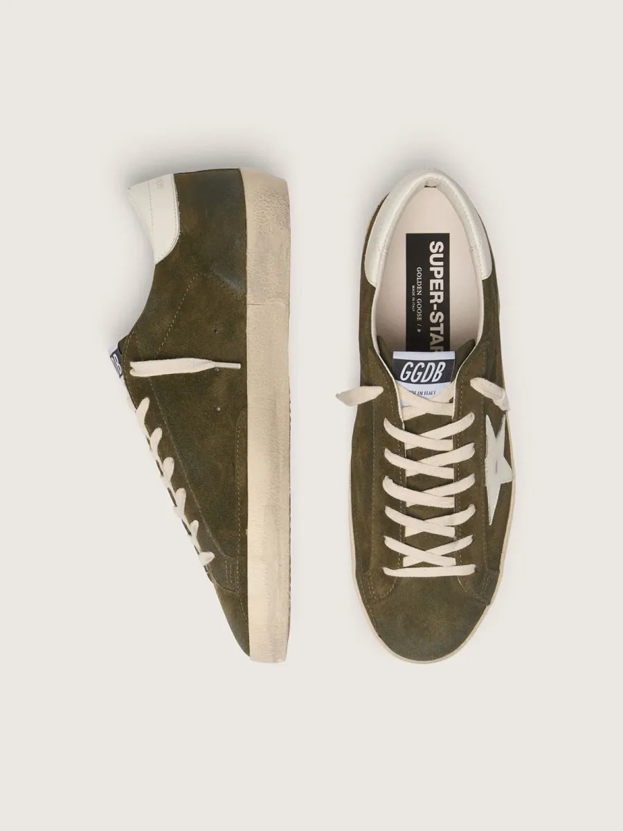 Super-Star uomo in suede verde oliva con stella in pelle bianca