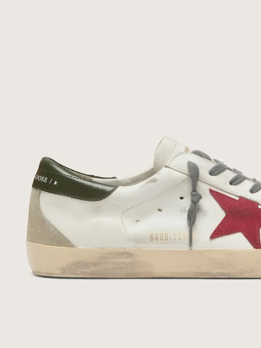 Super-Star Uomo con stella in suede rosso e talloncino in pelle verde