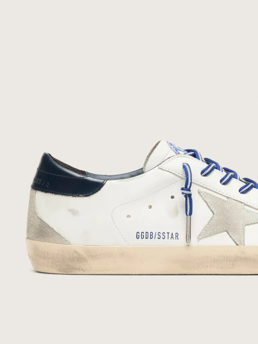 Super-Star Uomo LTD in pelle bianca con stella in suede e talloncino in pelle blu