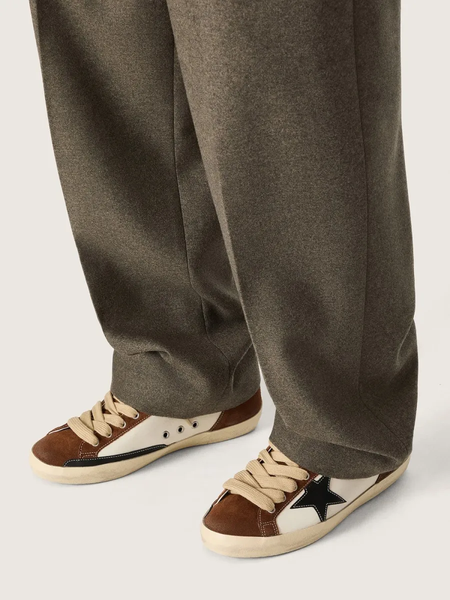Super-Star uomo in pelle bianca e suede marrone con stella in pelle nera