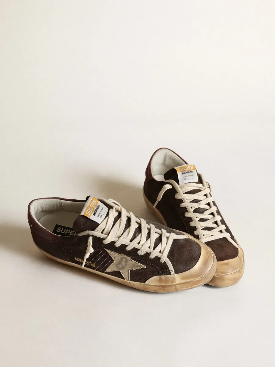 Super-Star Uomo Penstar in suede marrone con stella color platino