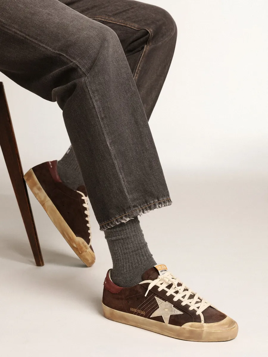 Super-Star Uomo Penstar in suede marrone con stella color platino