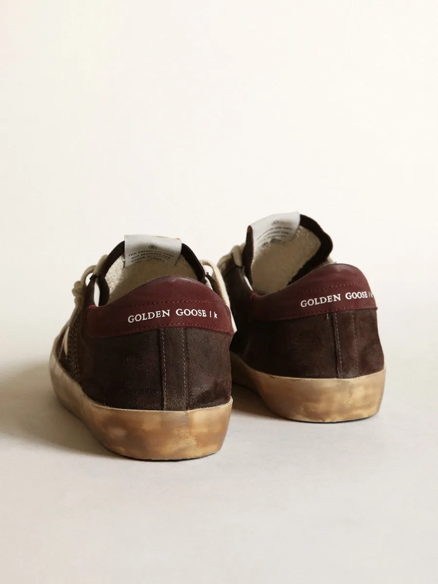 Super-Star Uomo Penstar in suede marrone con stella color platino