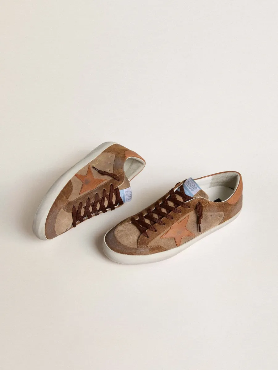 Super-Star Uomo in suede marrone con stella e talloncino in pelle color cuoio