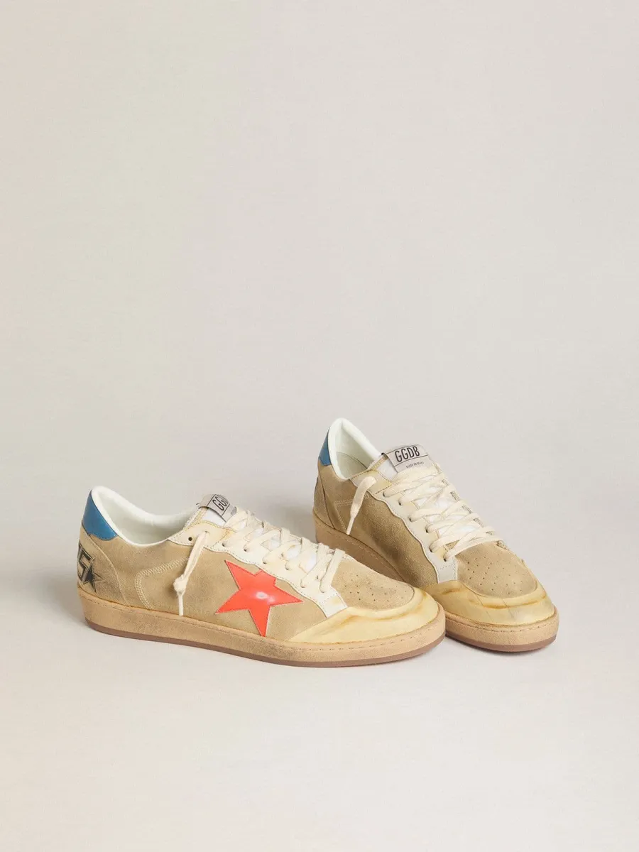 Ball Star Uomo in suede beige con stella in pelle corallo e talloncino in nappa blu