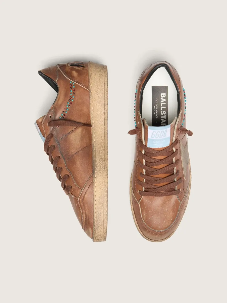 Ball Star uomo in pelle marrone con stella in suede beige e perline applicate