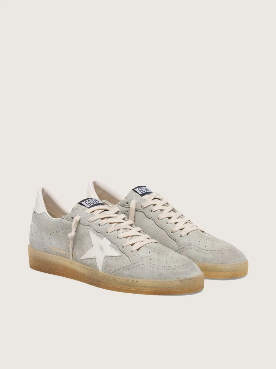 Ball Star uomo in suede grigio chiaro con stella in pelle bianca