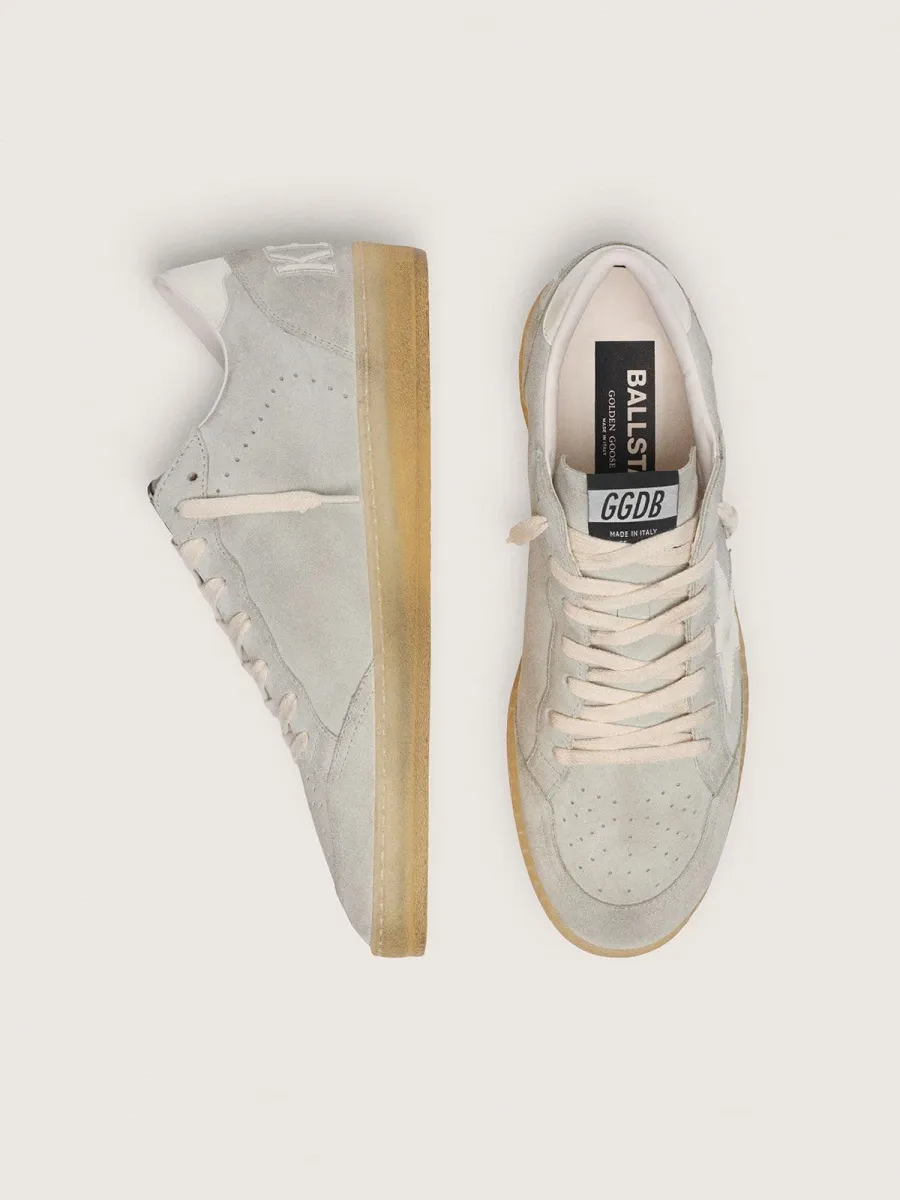 Ball Star uomo in suede grigio chiaro con stella in pelle bianca