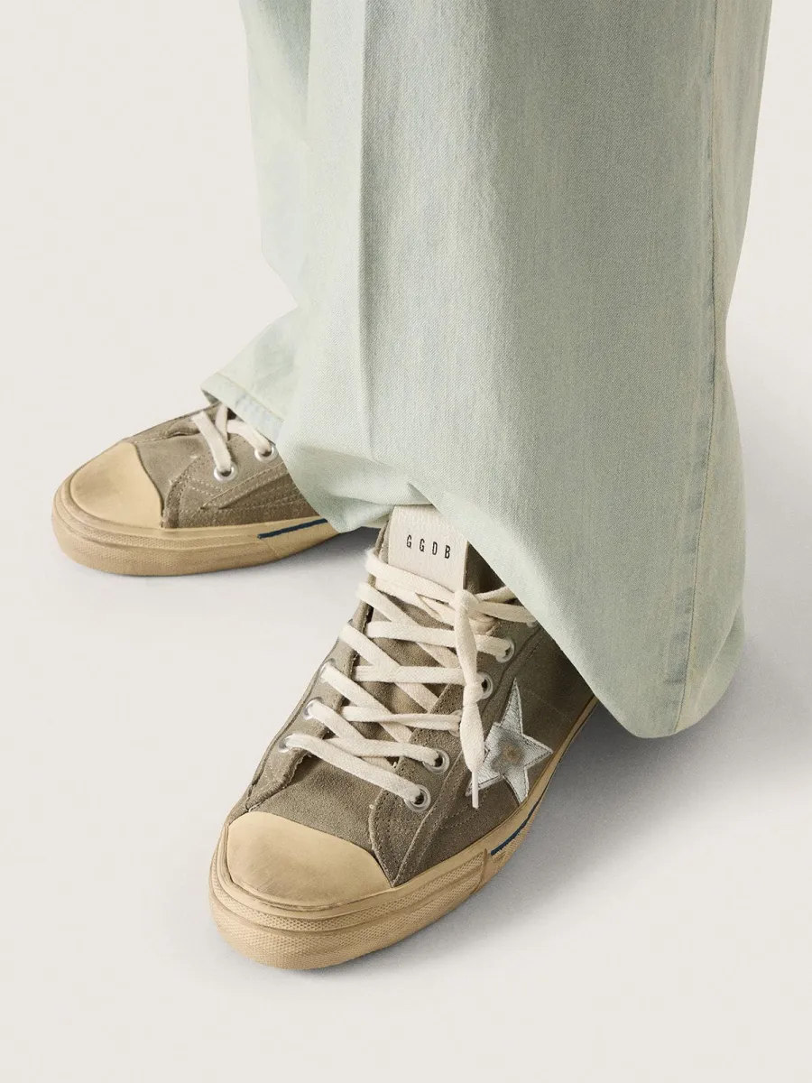 V-Star Uomo in suede grigio tortora con stella in pelle laminata argento