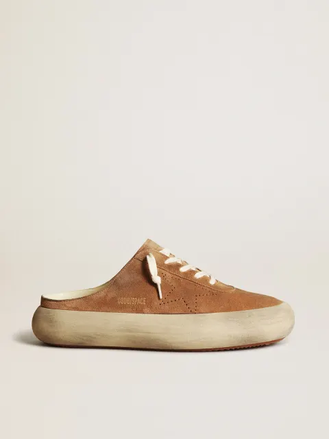 Space-Star Sabot Uomo in suede color tabacco con stella traforata