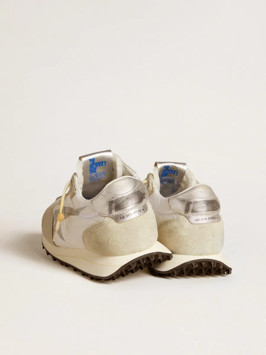 Marathon Uomo con tomaia in nylon bianco e stella argento