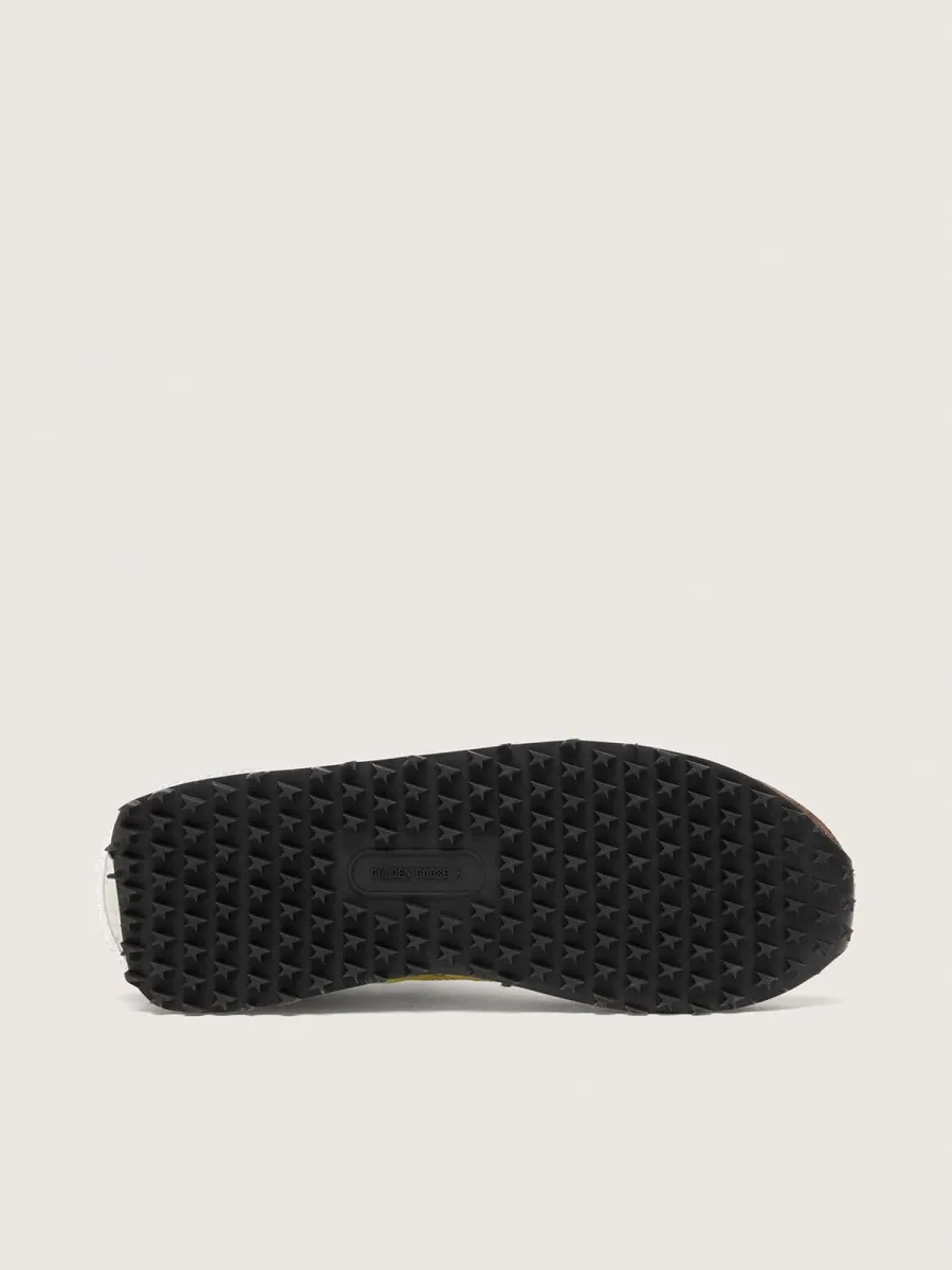 Marathon uomo in nylon giallo lime, con stella nera e inserti in suede marrone
