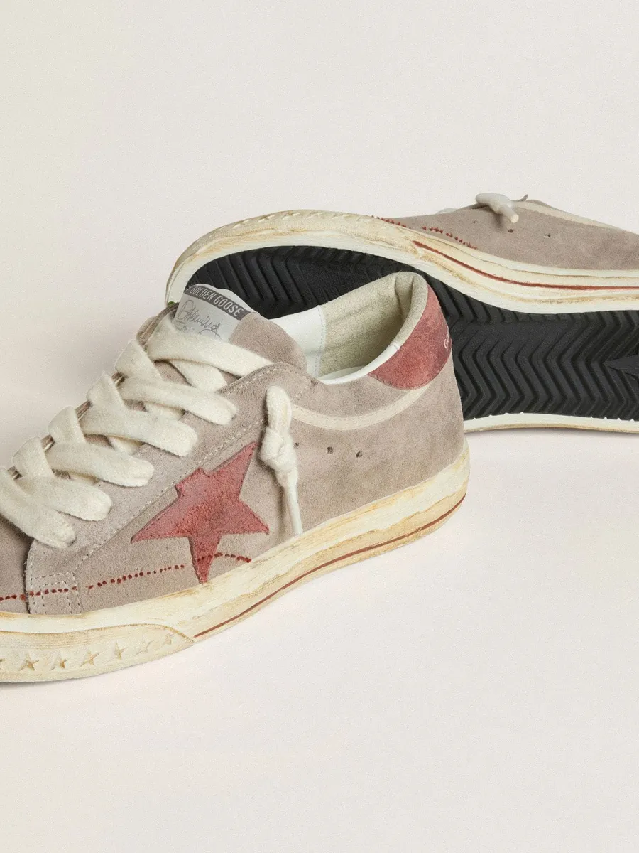 Super-Star Uomo LTD in suede grigio con stella e talloncino in suede cerato rosso