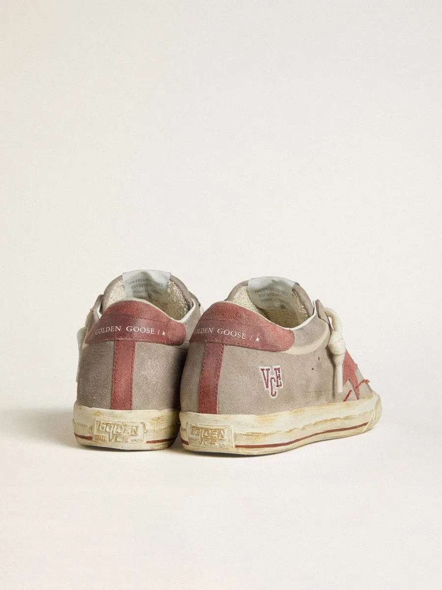 Super-Star Uomo LTD in suede grigio con stella e talloncino in suede cerato rosso