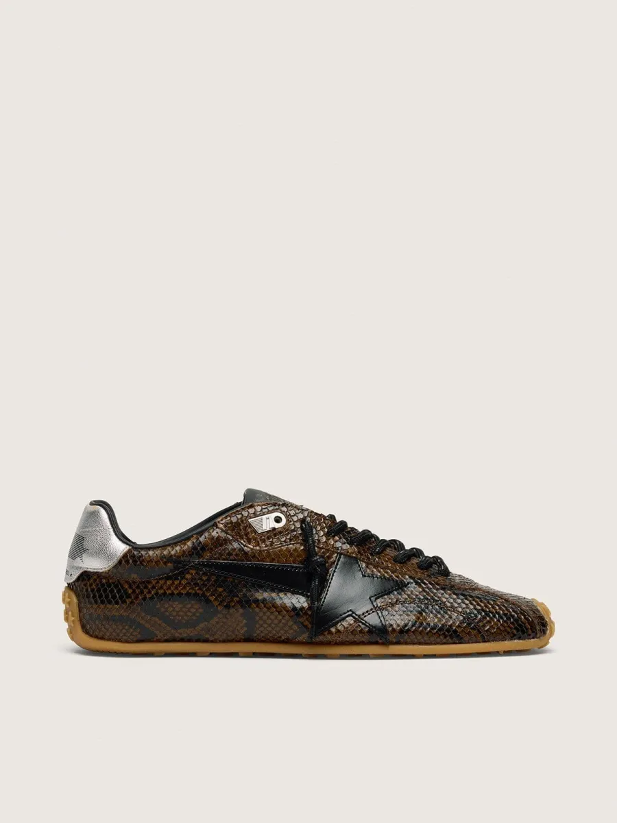 Marathon Speed Uomo in pelle con stampa pitonata marrone con stella nera e talloncino in pelle argento