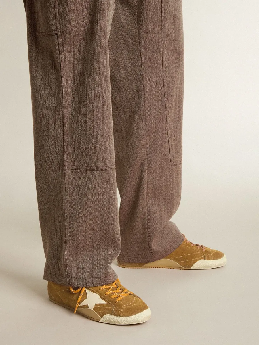 True-Star Uomo in suede color tabacco con stella bianca e talloncino platino