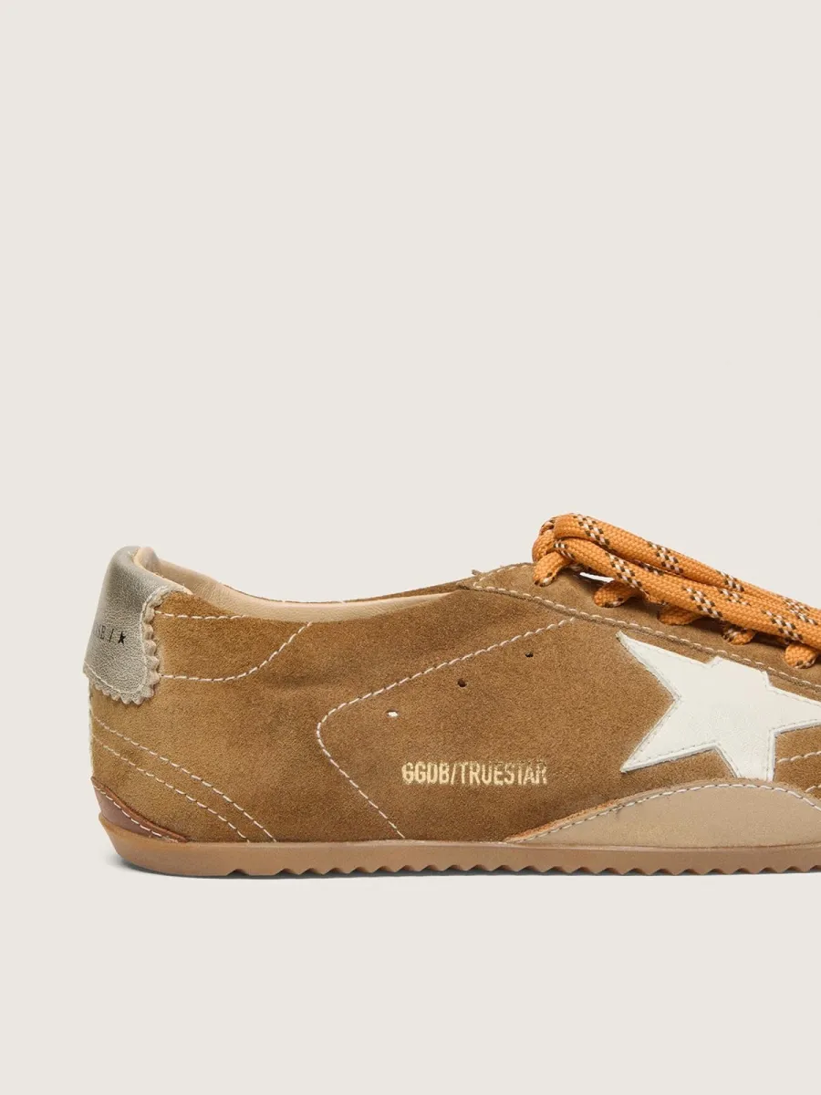 True-Star Uomo in suede color tabacco con stella bianca e talloncino platino