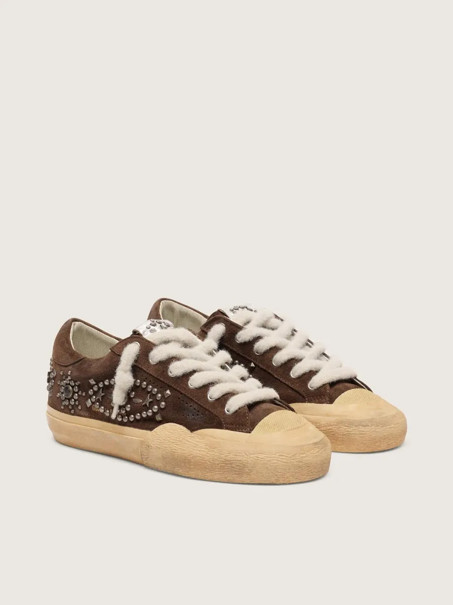 Super-Star Penstar Uomo in suede marrone con borchie