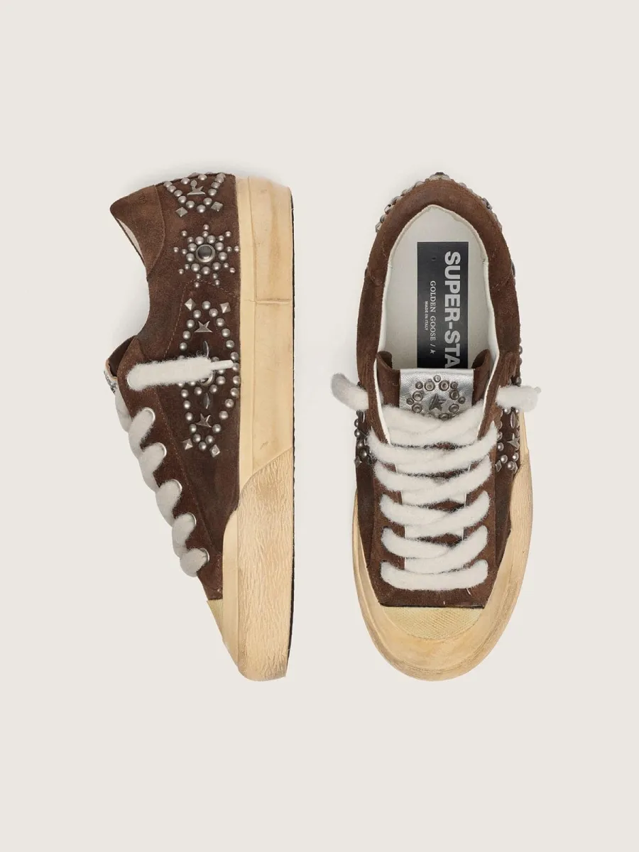 Super-Star Penstar Uomo in suede marrone con borchie