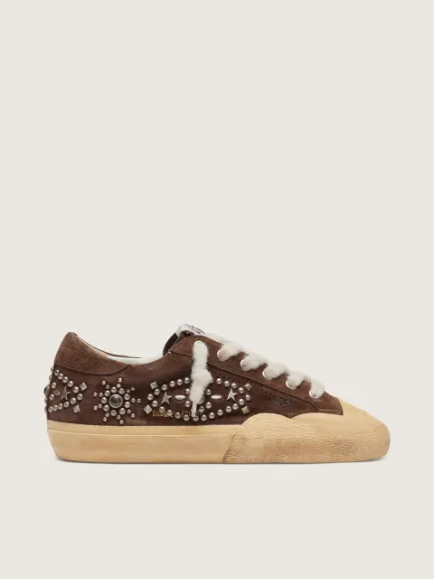 Super-Star Penstar Uomo in suede marrone con borchie