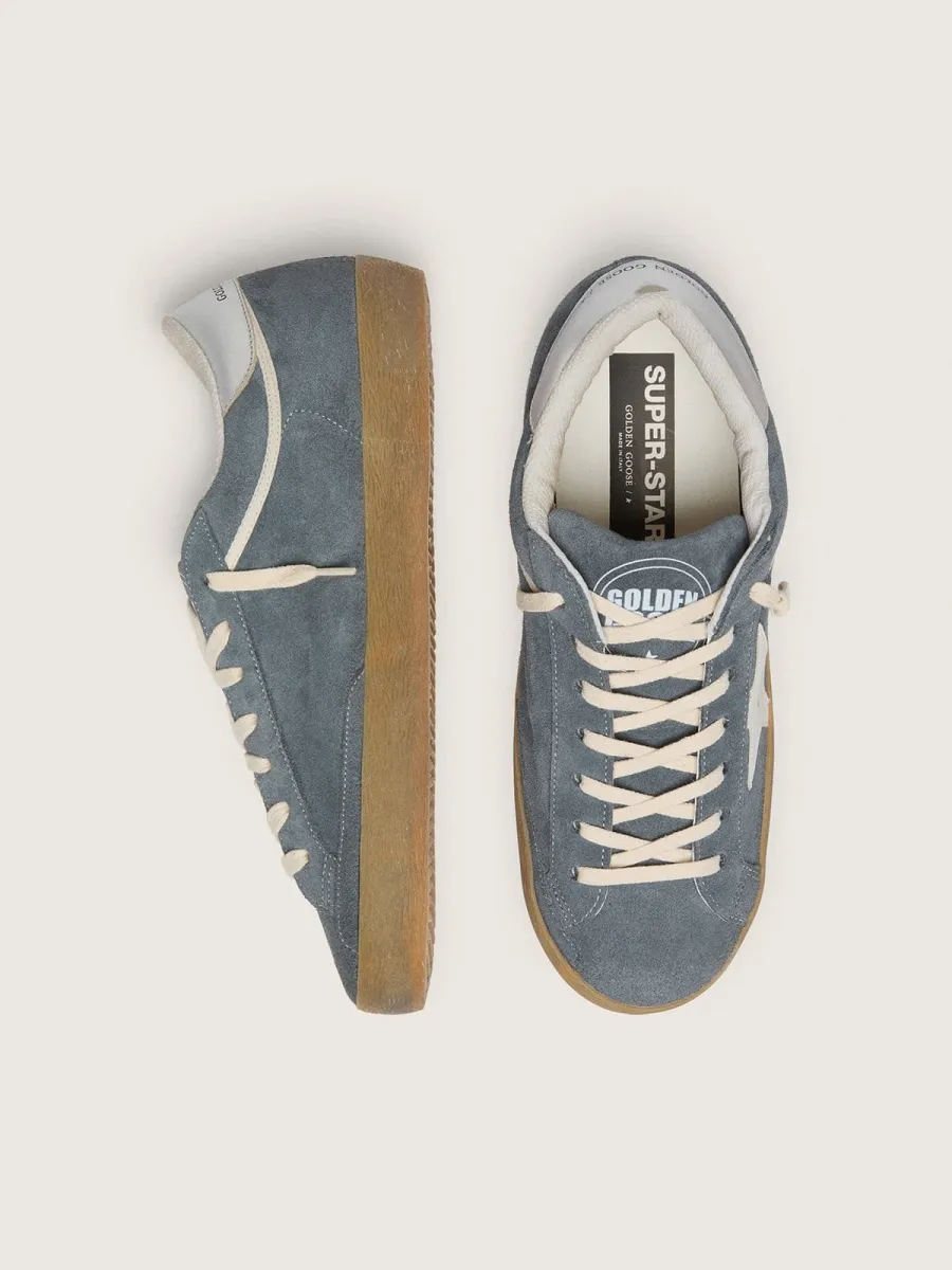 Super-Star Uomo in suede grigio con stella in pelle bianca e talloncino in pelle argento