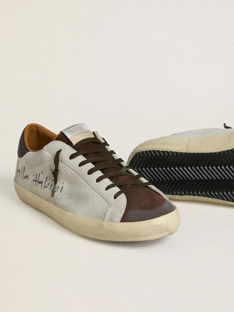 Super-Star Uomo LTD in suede grigio con stella traforata e linguetta in suede ebano