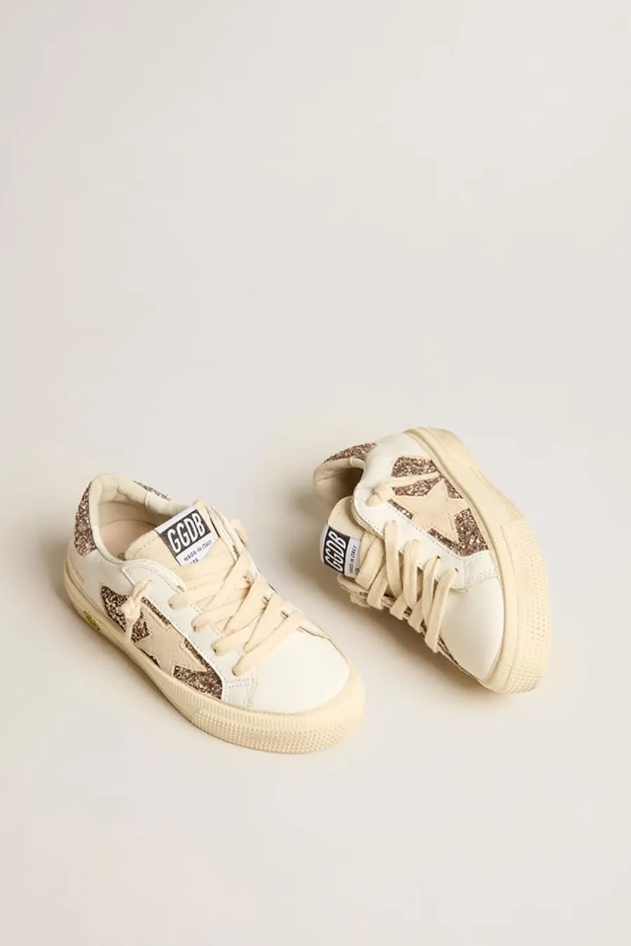 May Teen in pelle bianca e glitter oro rosa con stella in suede beige