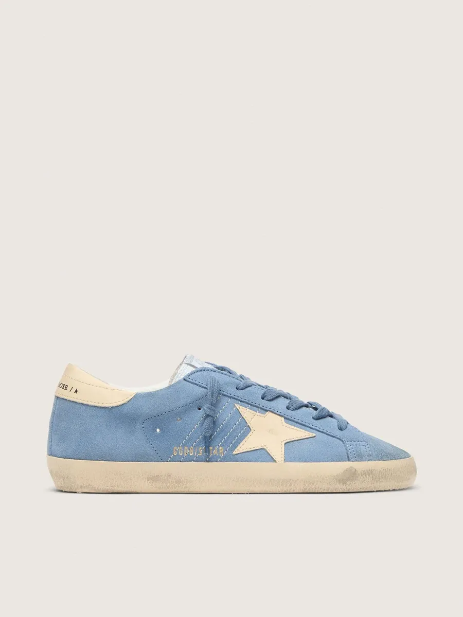 Super-Star in suede azzurro con stella e talloncino in pelle beige