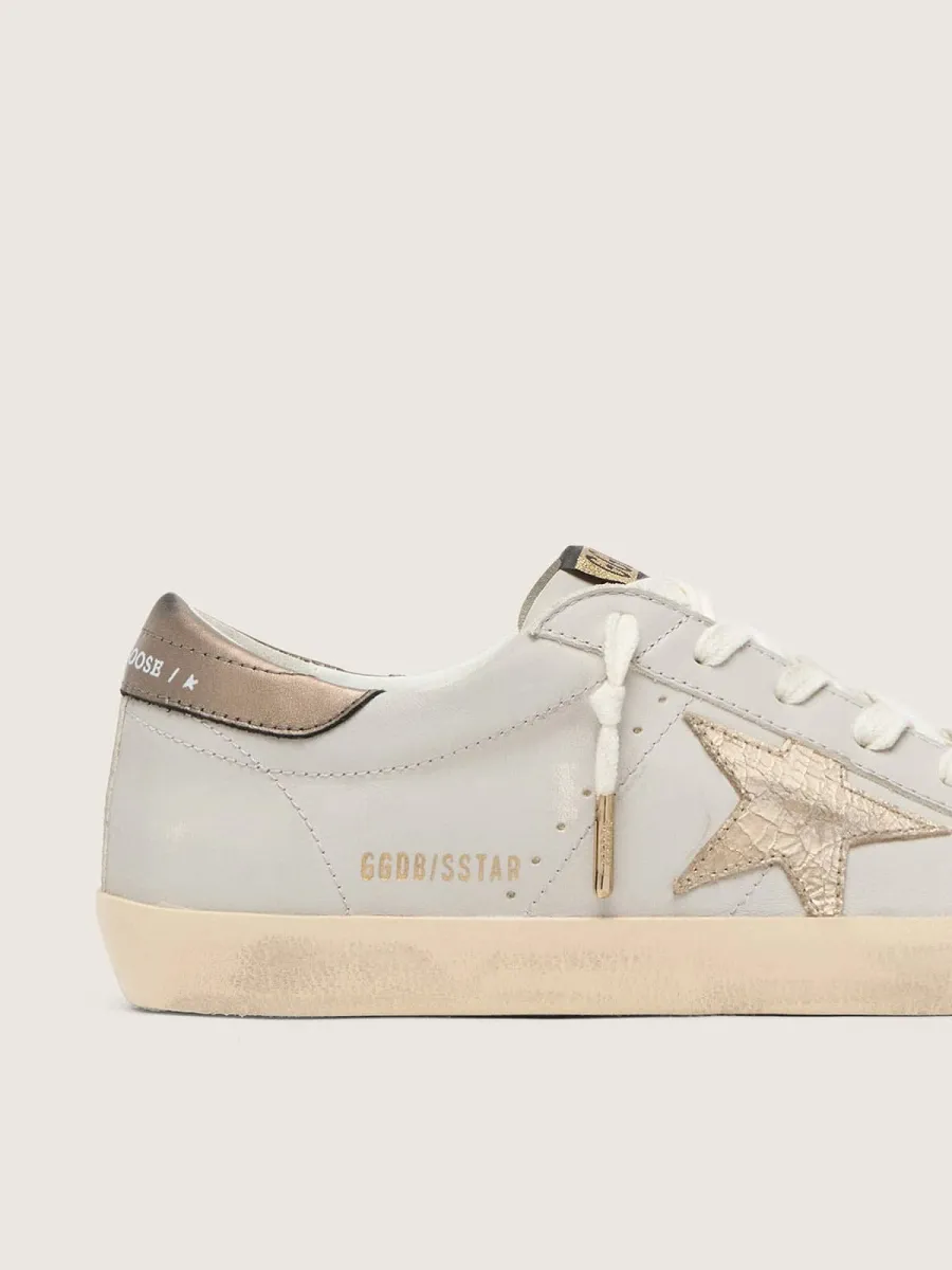 Super-Star con stella in pelle cracklé e talloncino in pelle laminata metallico
