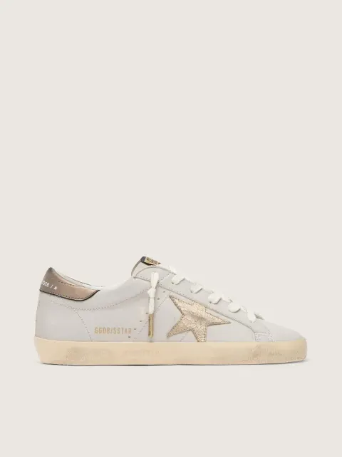 Super-Star con stella in pelle cracklé e talloncino in pelle laminata metallico