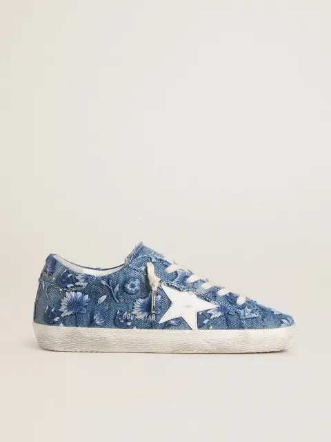 Super-Star Donna LTD in denim azzurro con stella in pelle bianca e fiori ricamati