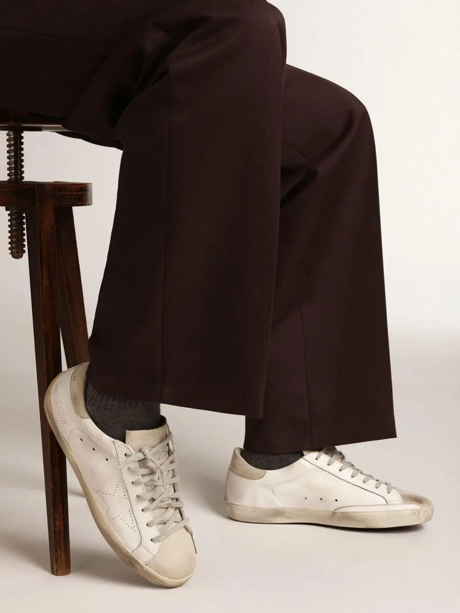Super-Star Donna in pelle bianca con stella traforata e talloncino in nabuk beige