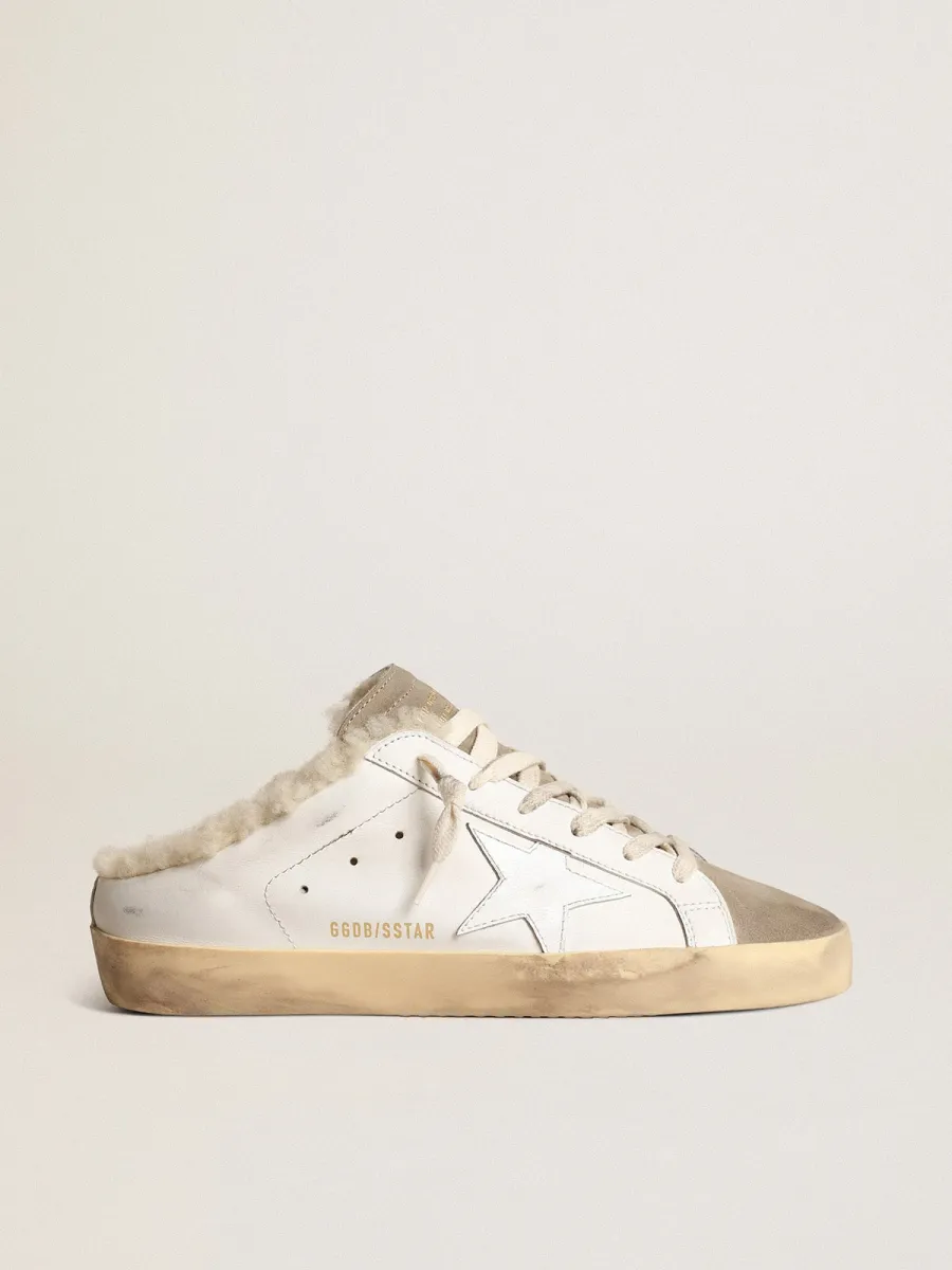 Super-Star Sabot con stella in pelle bianca e fodera in shearling