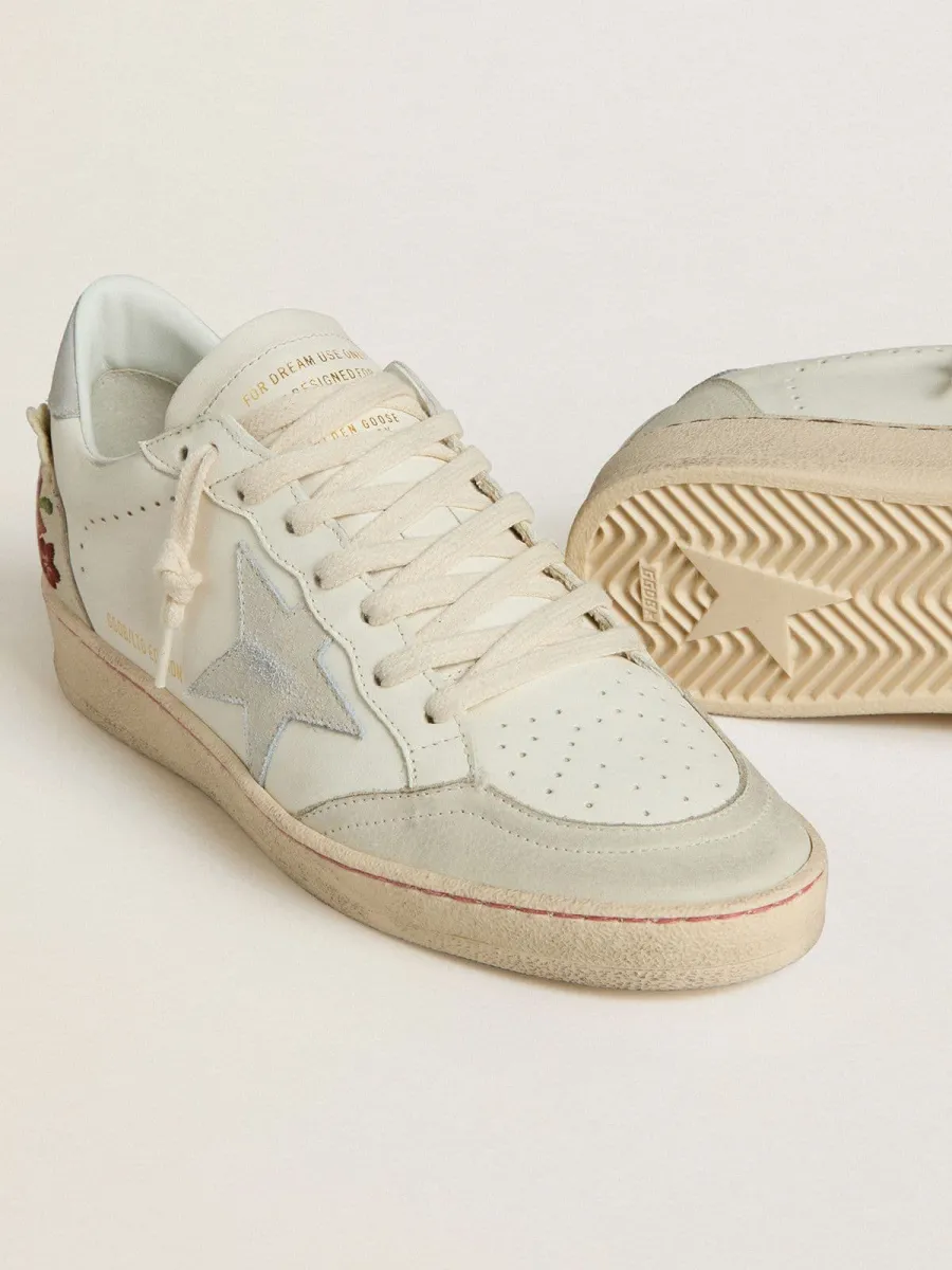 Ball Star Donna in pelle con stella in suede platino e ricamo floreale multicolor