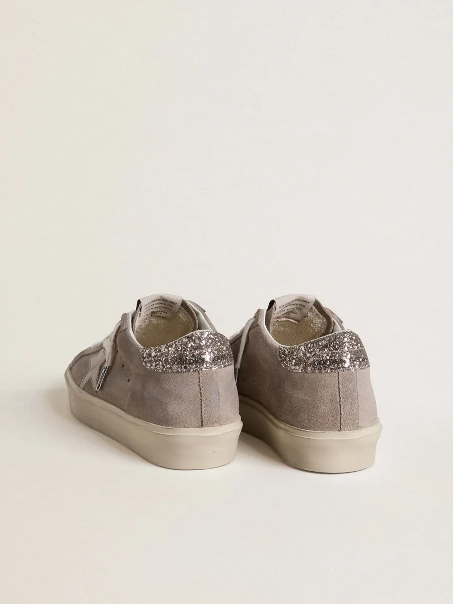 Hi Star Donna in suede beige con stella in pelle laminata e talloncino in glitter
