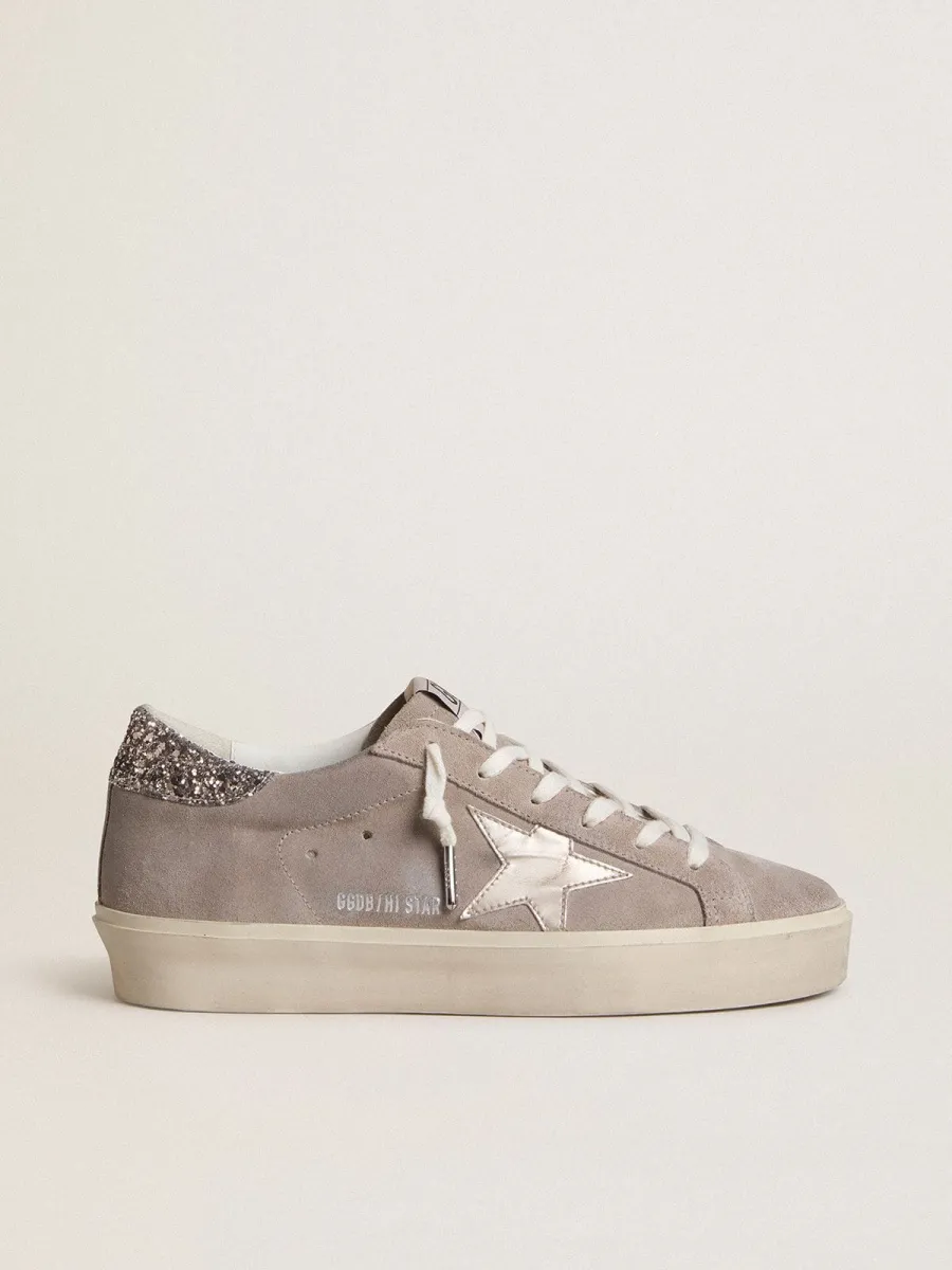 Hi Star Donna in suede beige con stella in pelle laminata e talloncino in glitter