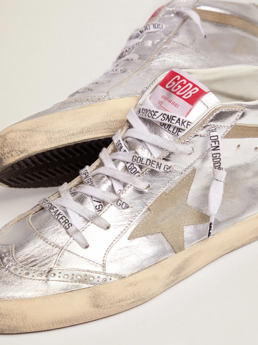 Mid Star Donna in pelle laminata argento con stella tortora