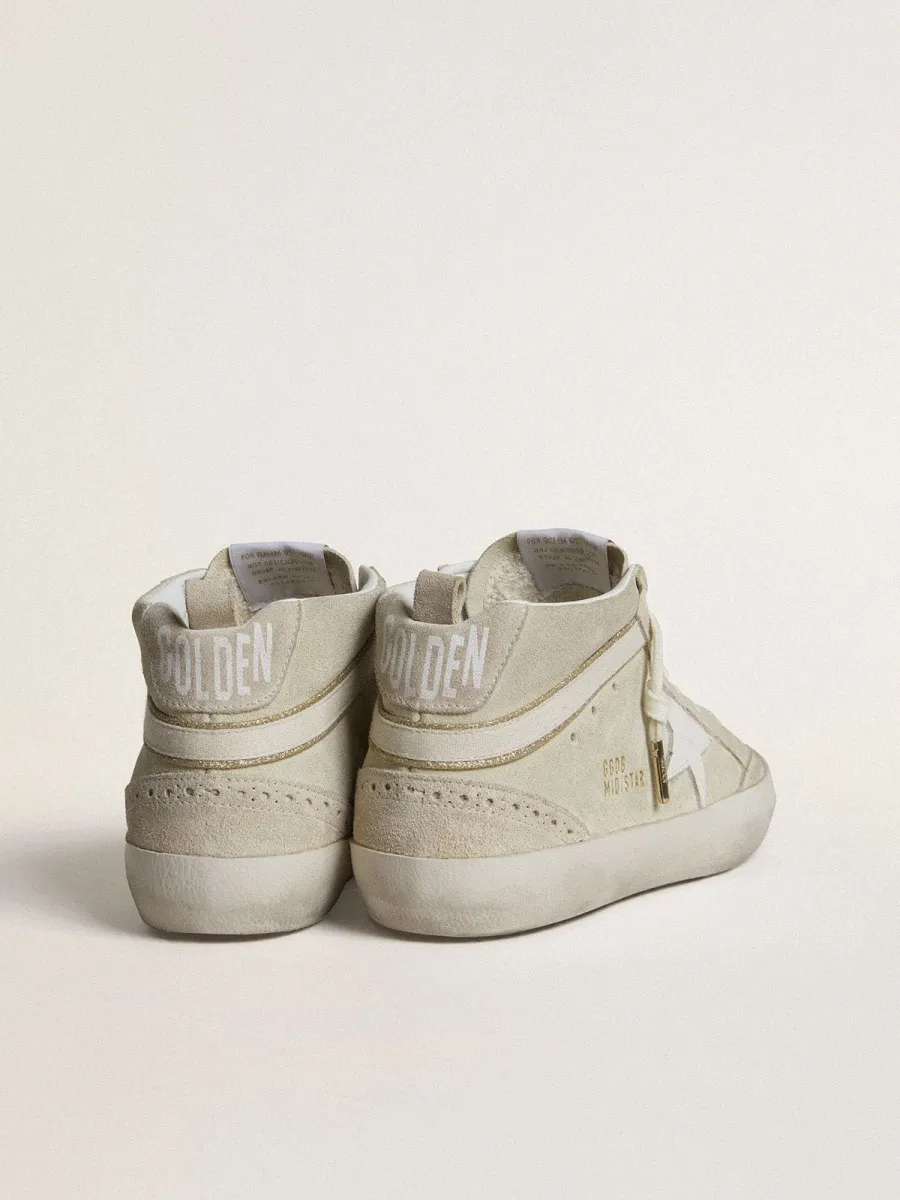 Mid Star in suede color grigio chiaro con stella in pelle bianca