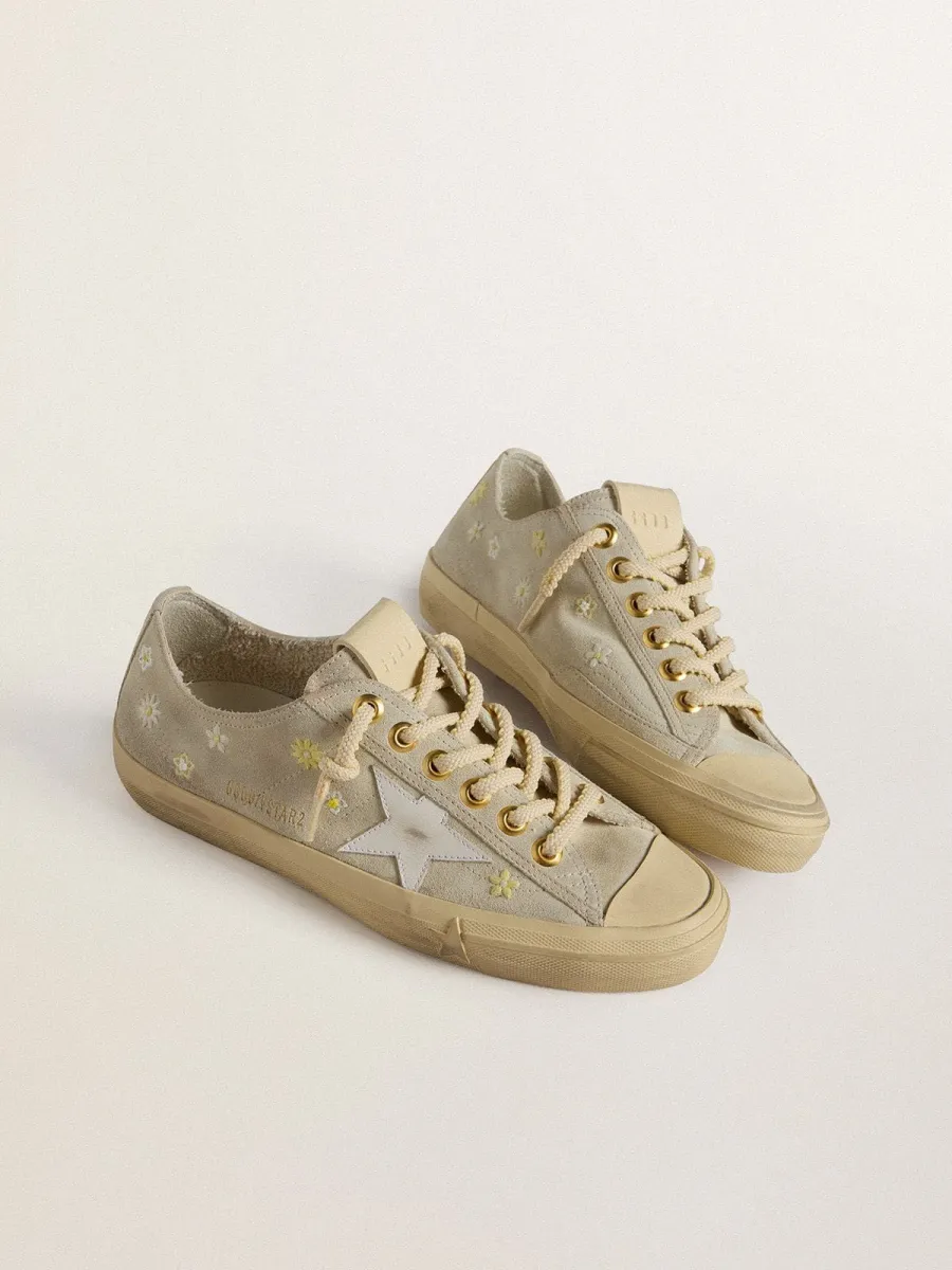 V-Star Donna in suede grigio ghiaccio con stella in pelle bianca e ricami floreali