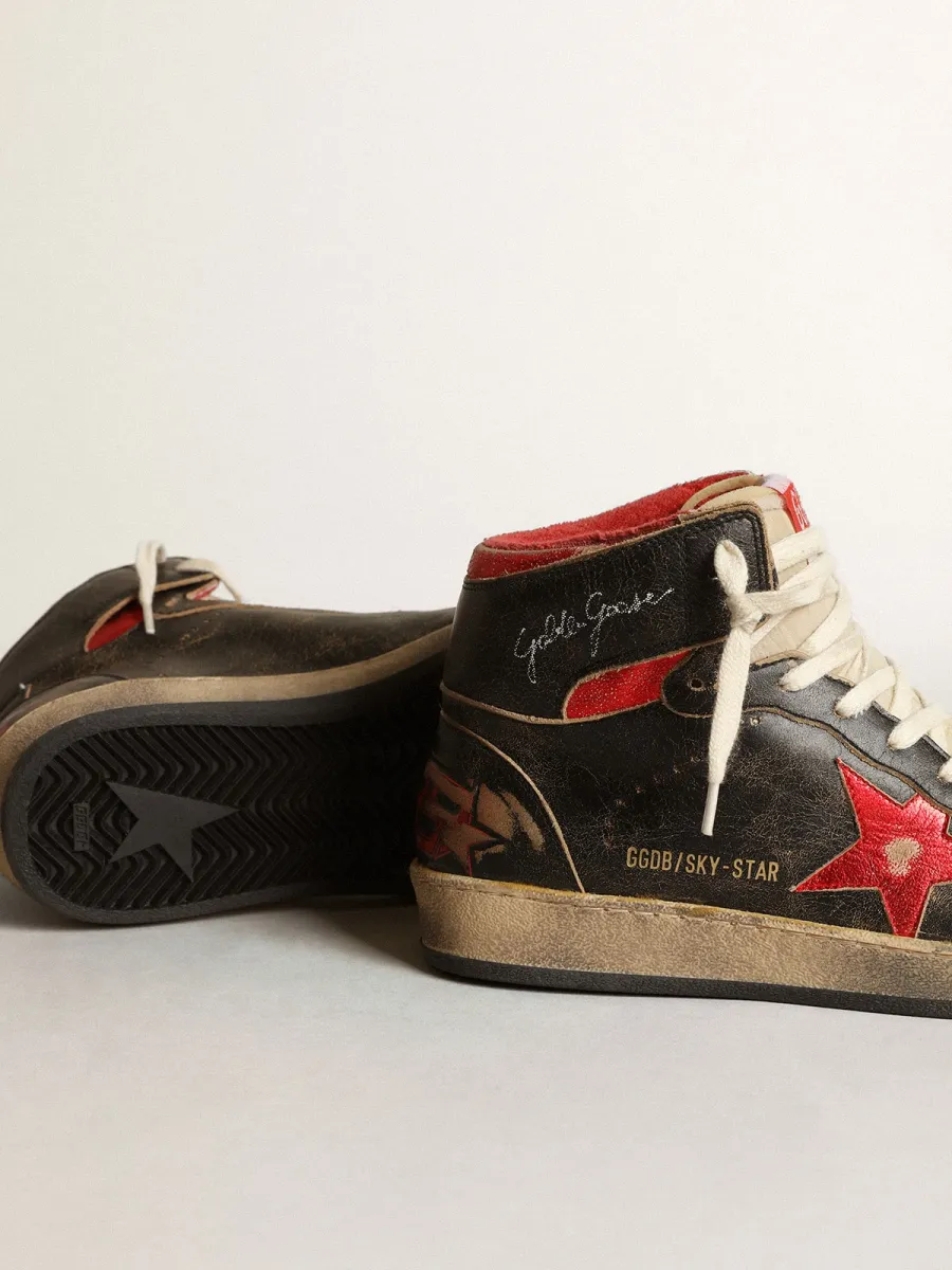 Sky-Star Donna in pelle lucida nera con stella rossa