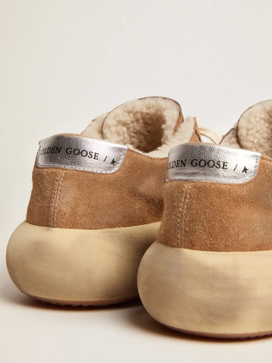 Scarpe Space-Star Donna in suede color tabacco e fodera in shearling